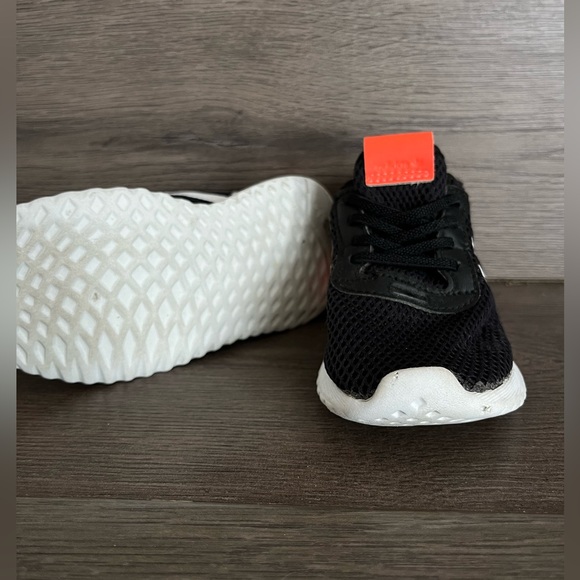Toddler Adidas Runners - Picture 3 of 3